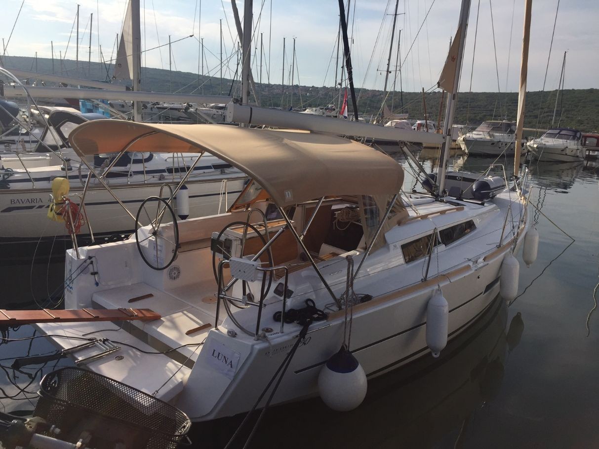 Dufour 350 GL, Luna | Yacht Charter Croatia