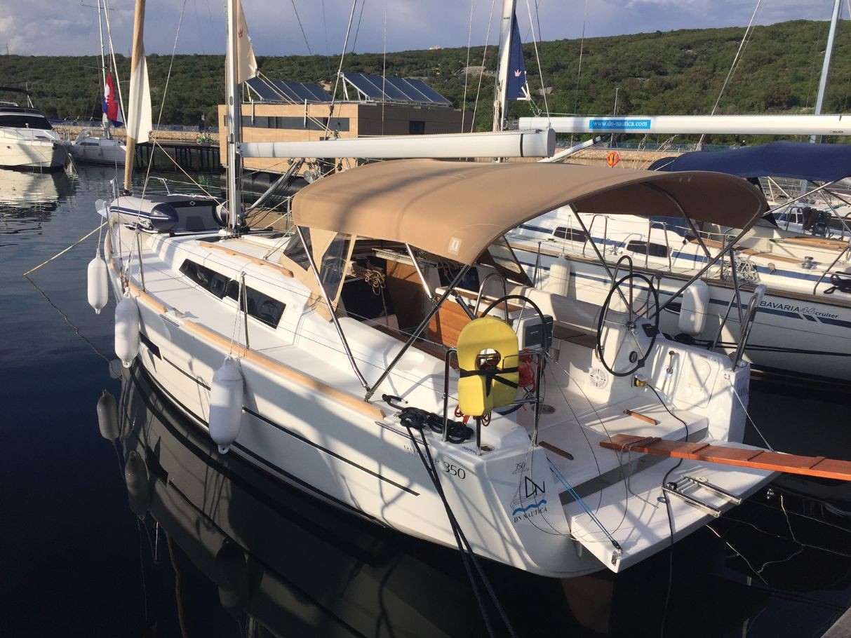 Dufour 350 GL, Luna | Yacht Charter Croatia