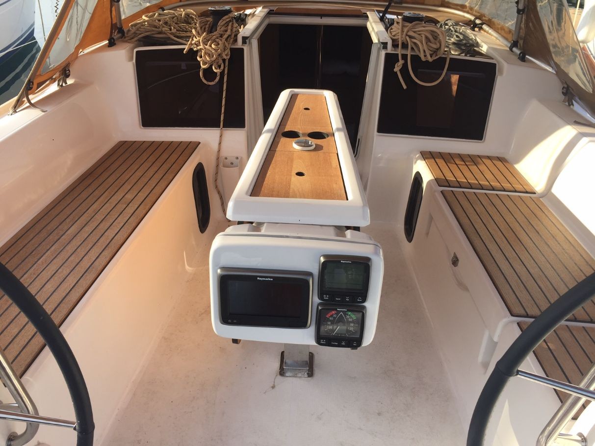 Dufour 350 GL, Luna | Yacht Charter Croatia