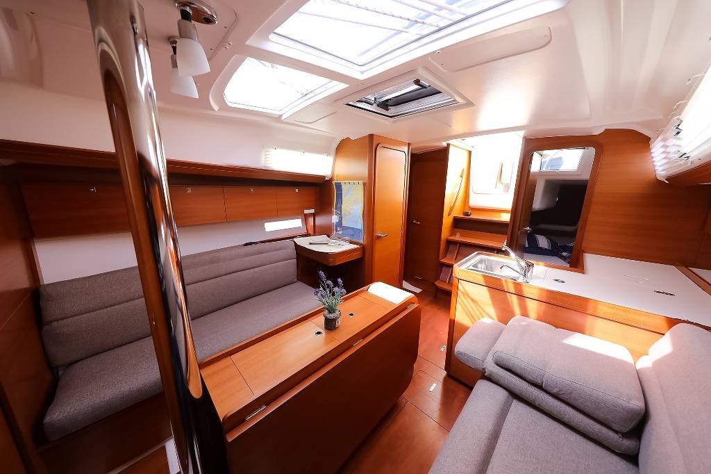 Dufour 350 GL, Papillon | Yacht Charter Croatia