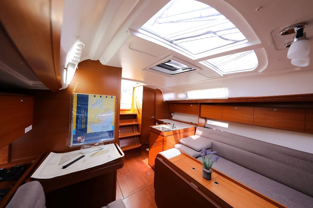 Dufour 350 GL, Papillon | Yacht Charter Croatia