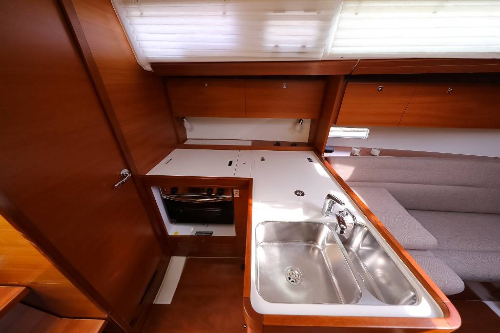 Dufour 350 GL, Papillon | Yacht Charter Croatia
