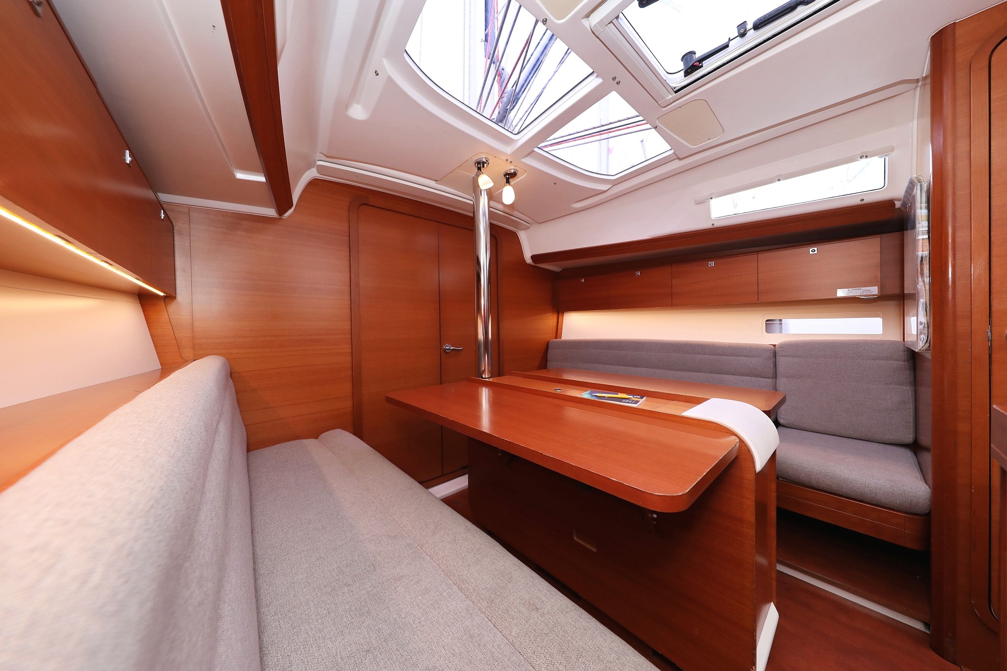 Dufour 350 GL, Feniks | Yacht Charter Croatia