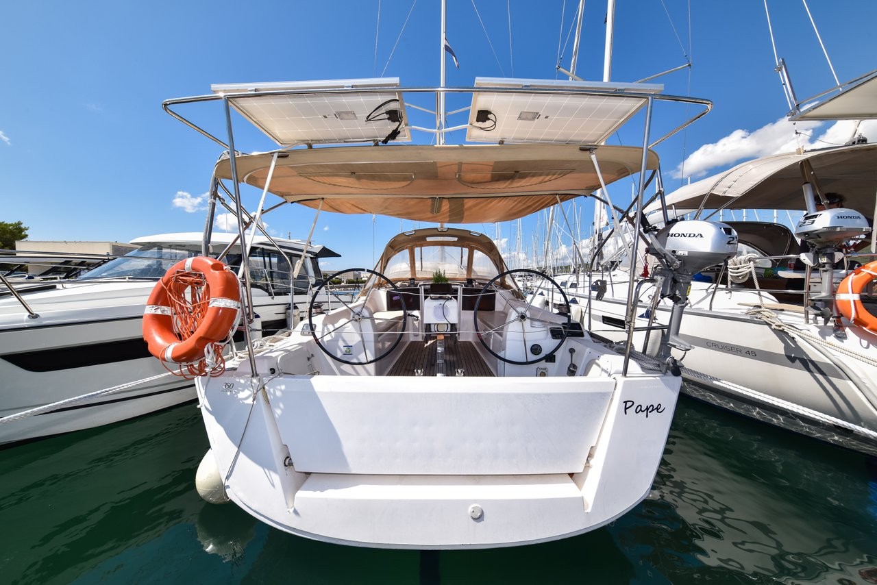 Dufour 350 GL, Pape | Yacht Charter Croatia
