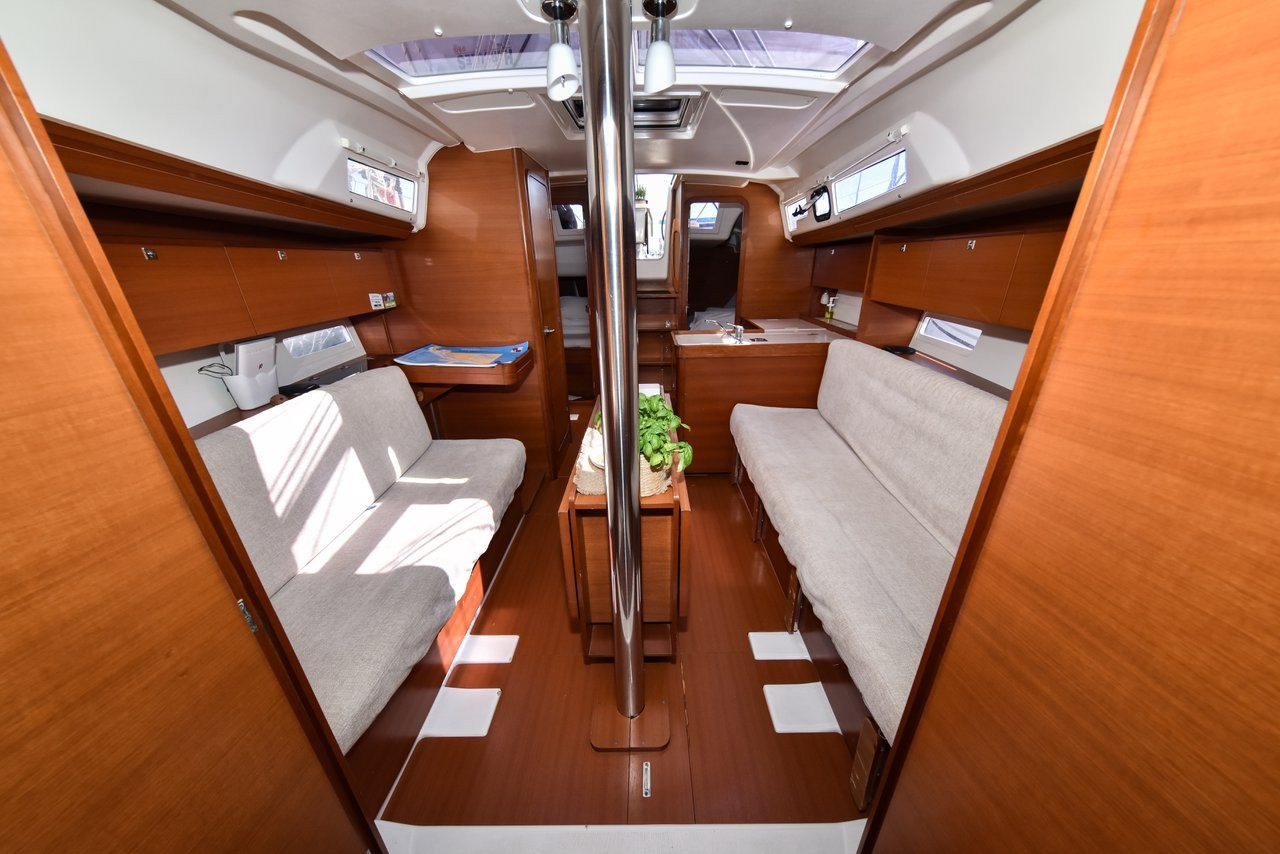 Dufour 350 GL, Pape | Yacht Charter Croatia
