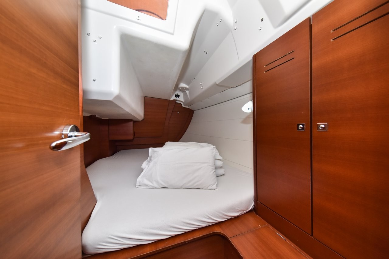 Dufour 350 GL, Pape | Yacht Charter Croatia