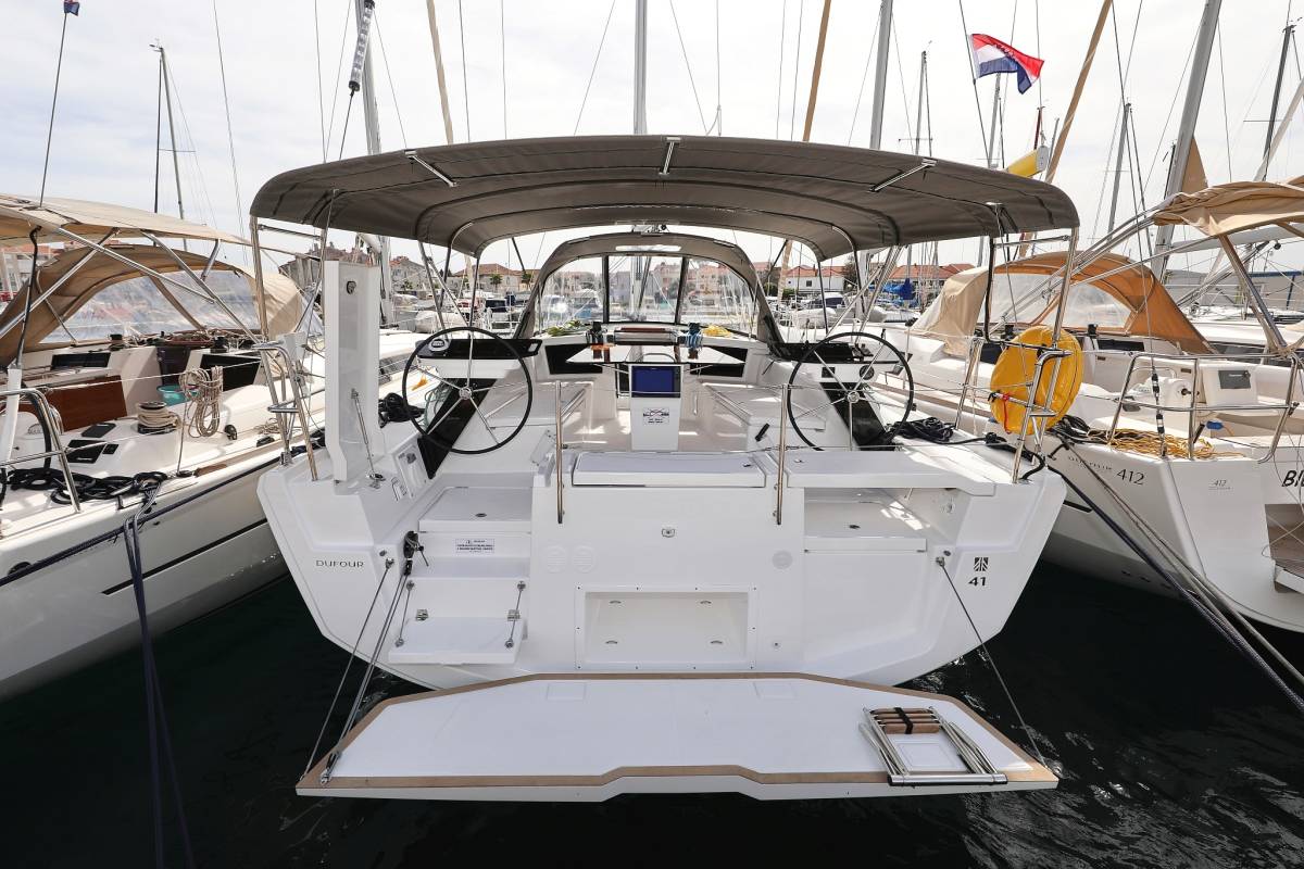 Dufour 41, Poppy | Yachtcharter Kroatien
