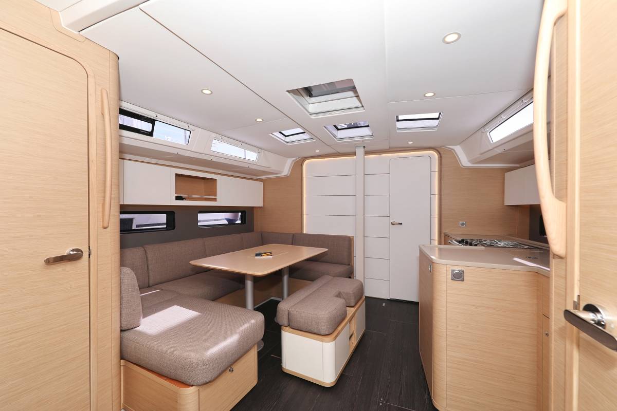 Dufour 41, Poppy | Yachtcharter Kroatien