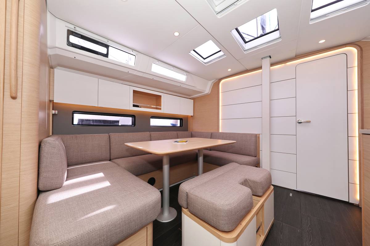Dufour 41, Poppy | Yachtcharter Kroatien
