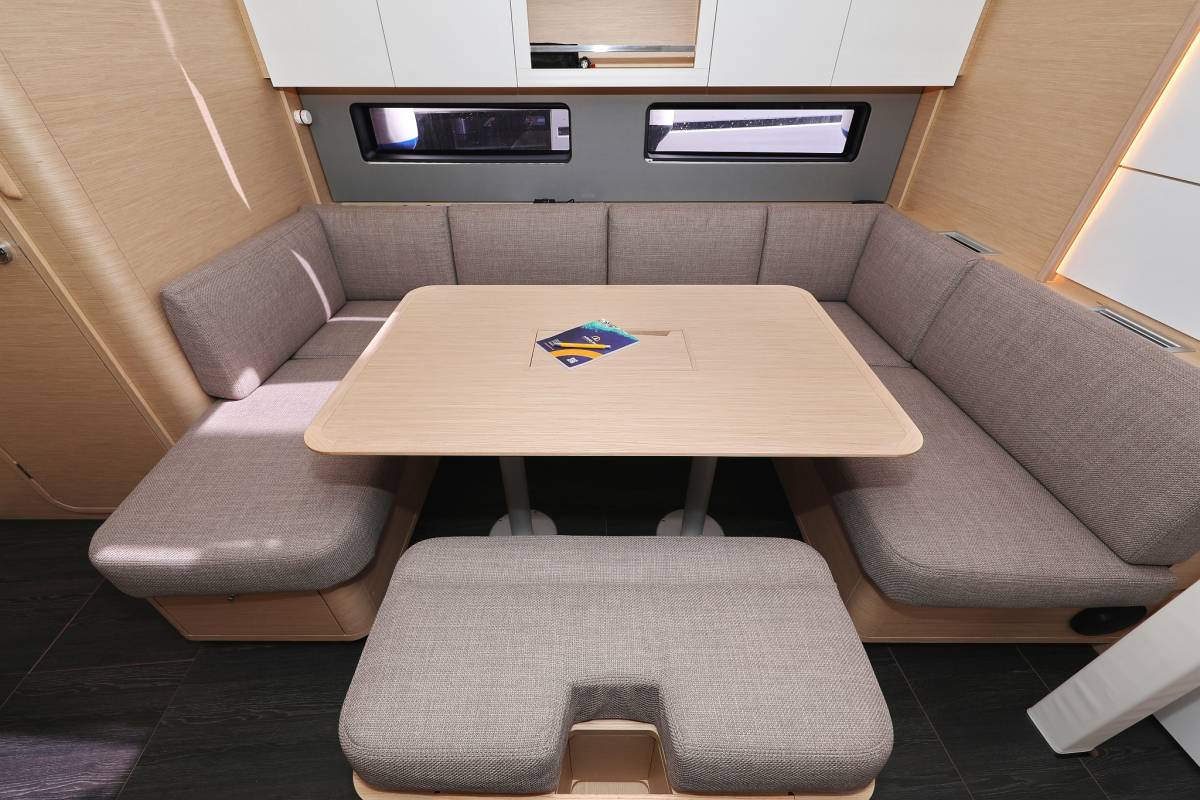 Dufour 41, Poppy | Yachtcharter Kroatien