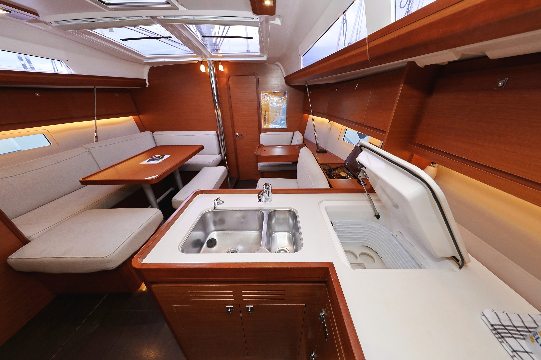 Dufour 412 GL, Mona | Yacht Charter Croatia
