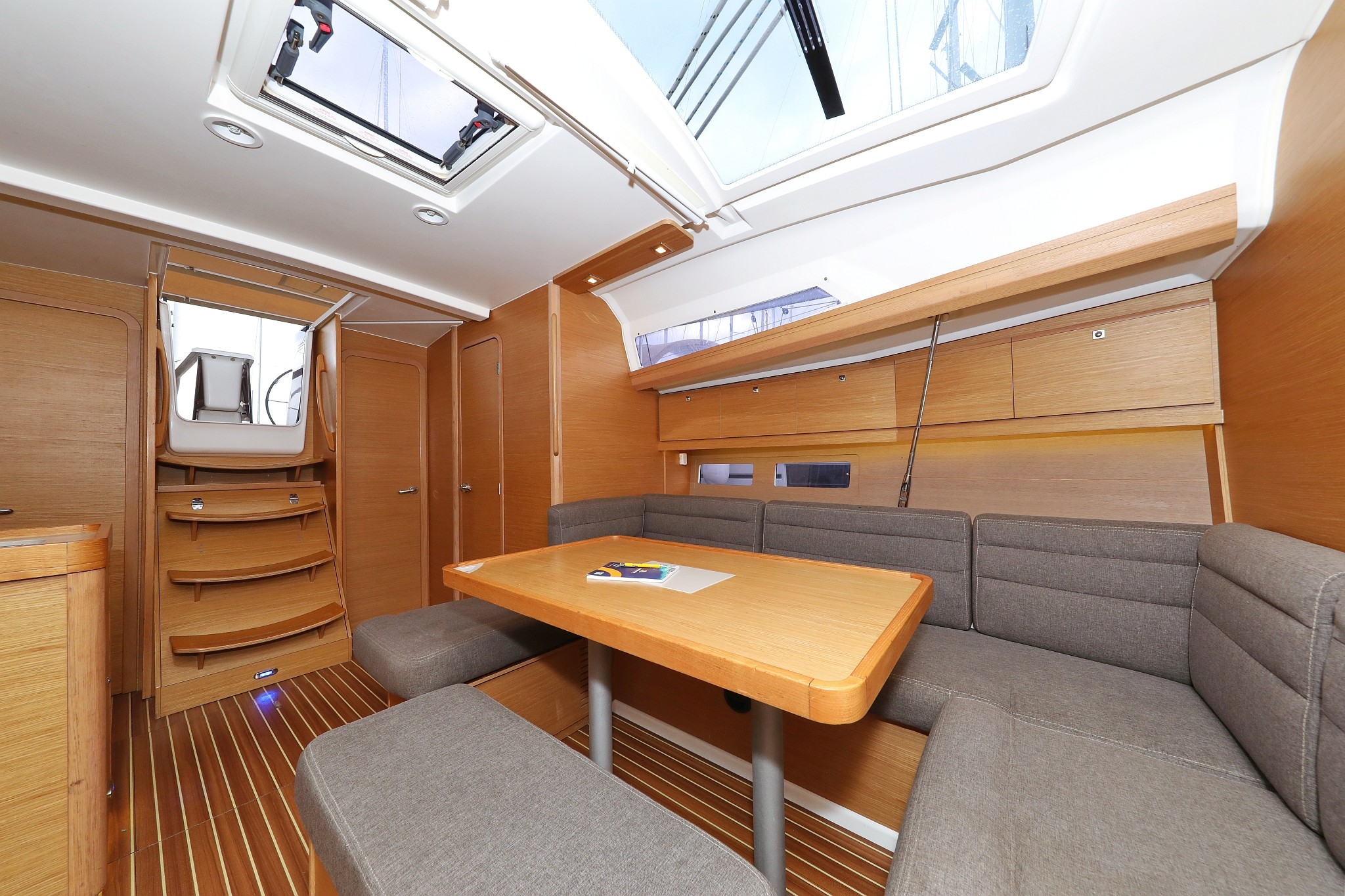 Dufour 412 GL, Phonix II | Yacht Charter Croatia