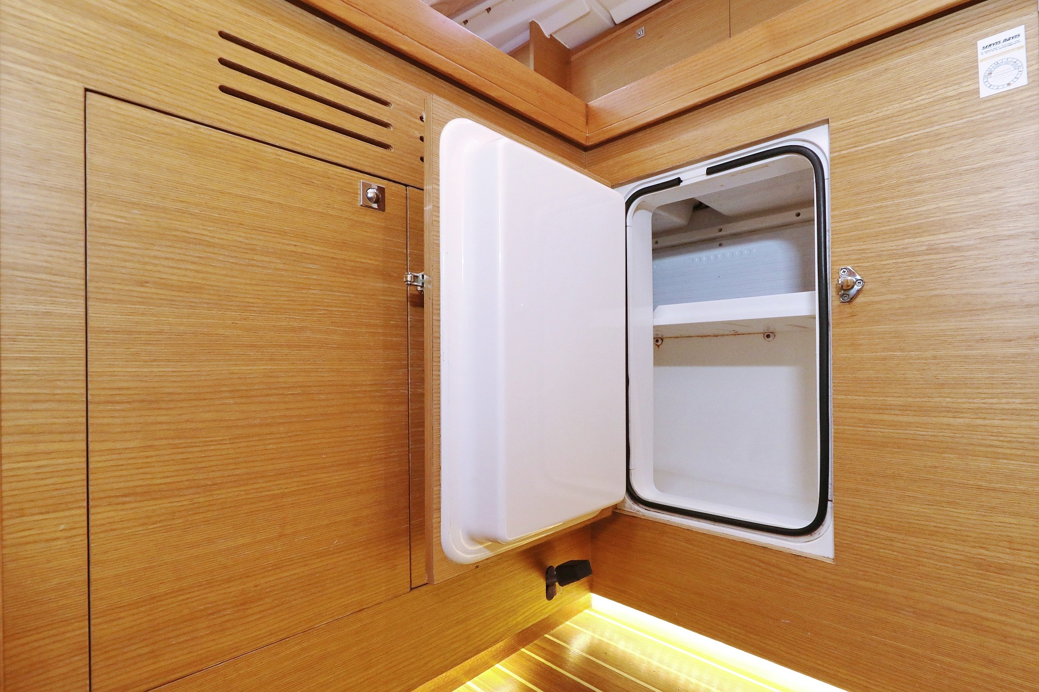 Dufour 412 GL, Phonix II | Yacht Charter Croatia