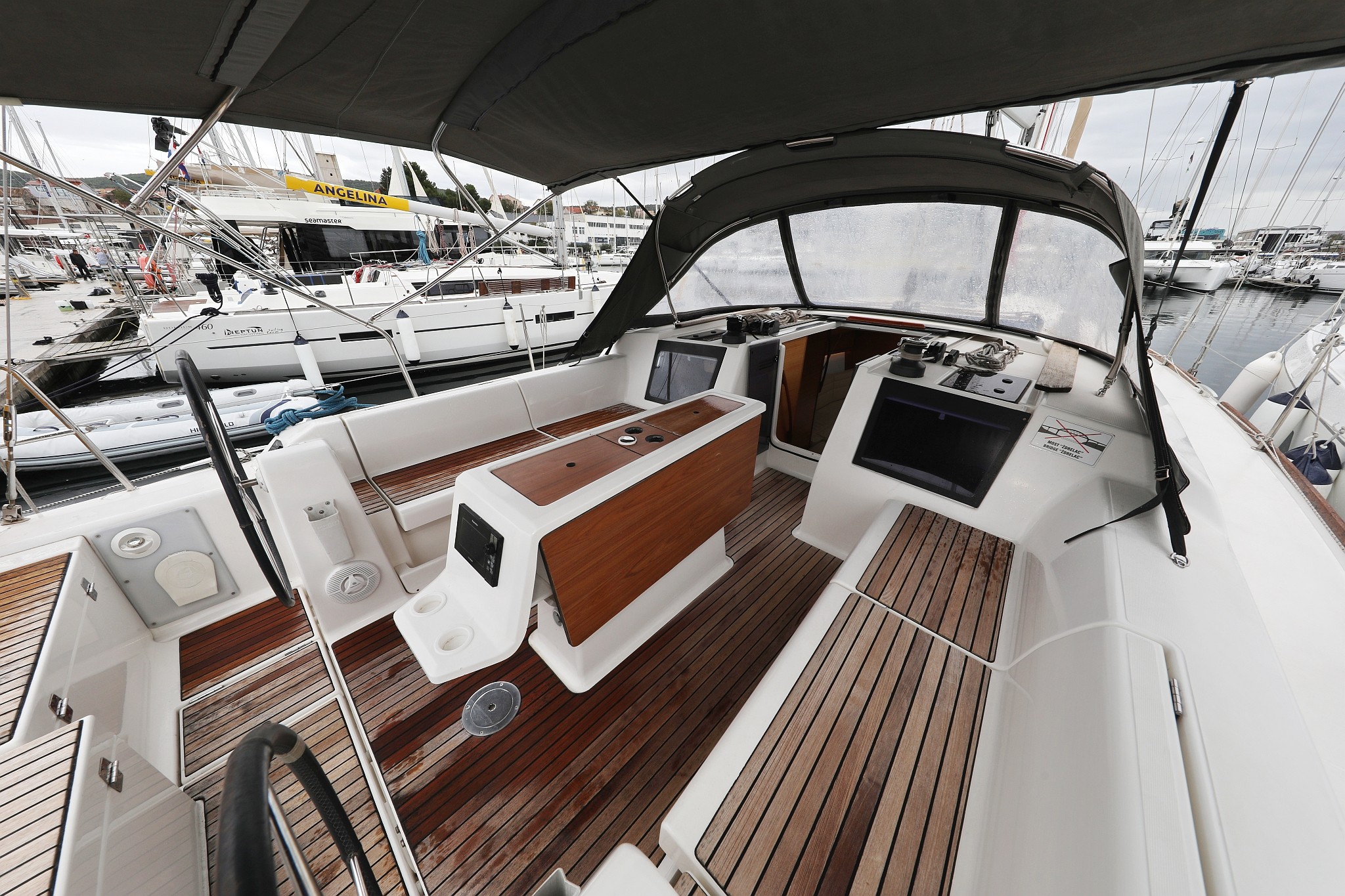 Dufour 412 GL, Fun 4 Friends | Yacht Charter Croatia