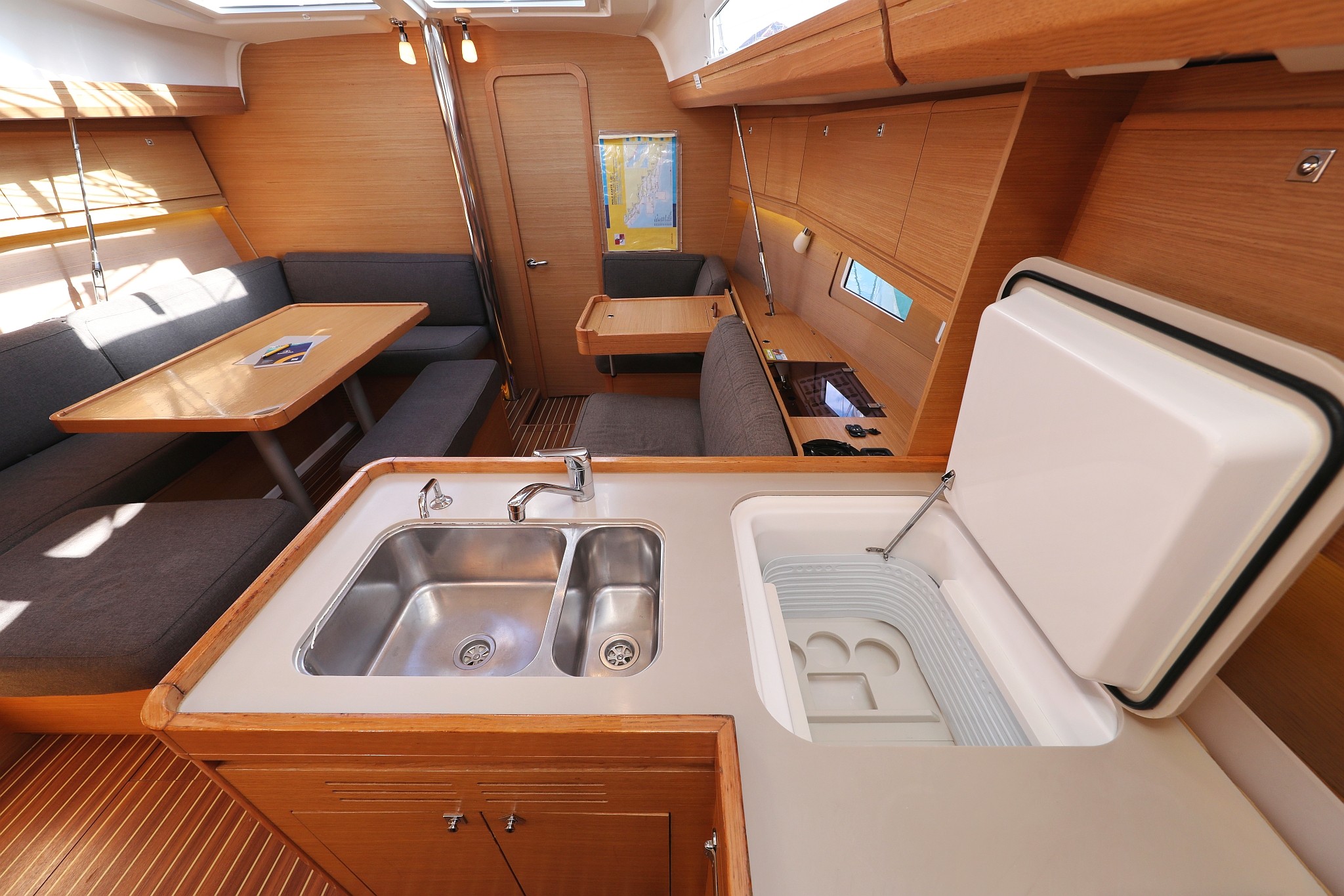 Dufour 412 GL, Adrio | Yacht Charter Croatia