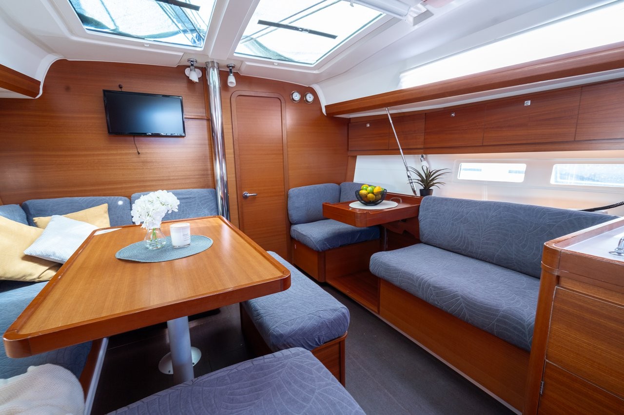 Dufour 412 GL, Apus | Yacht Charter Croatia