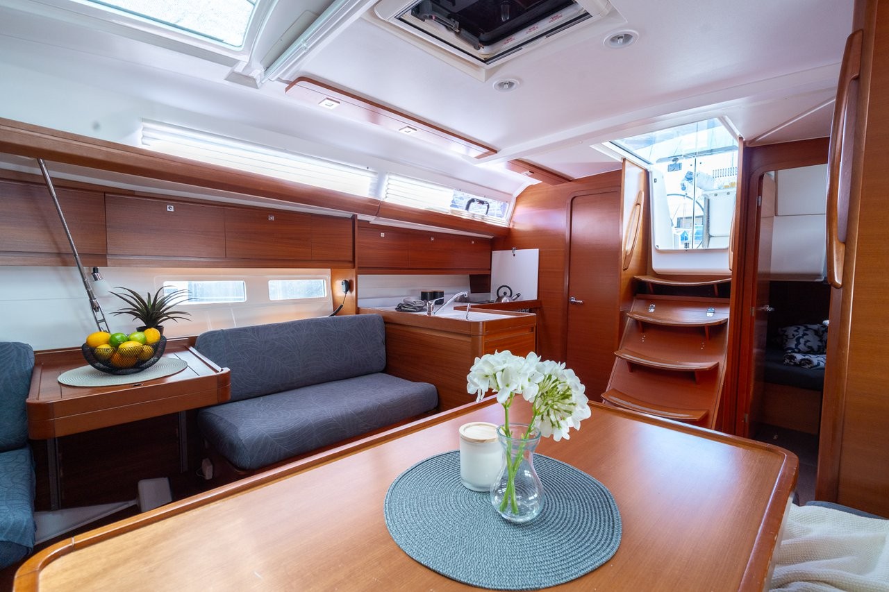 Dufour 412 GL, Apus | Yacht Charter Croatia