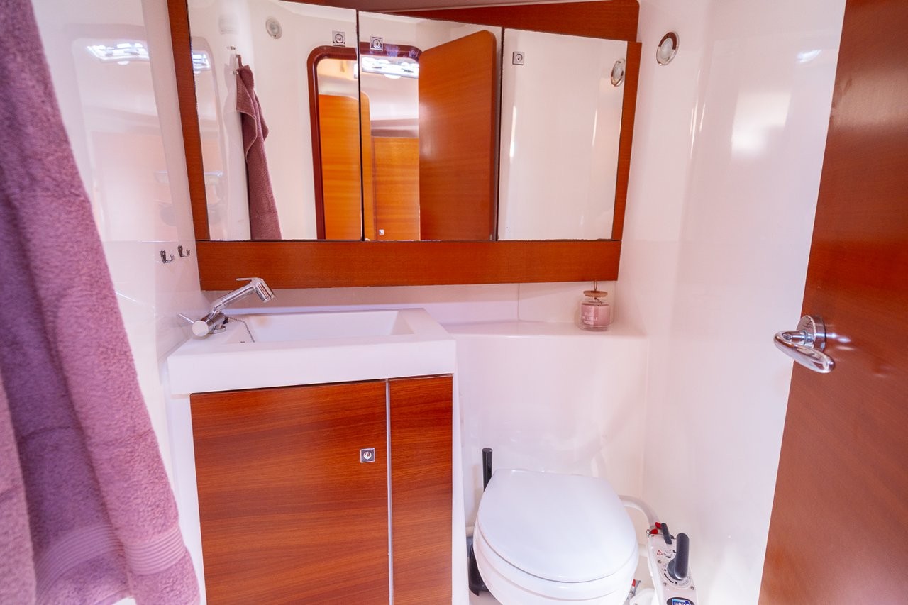 Dufour 412 GL, Apus | Yacht Charter Croatia