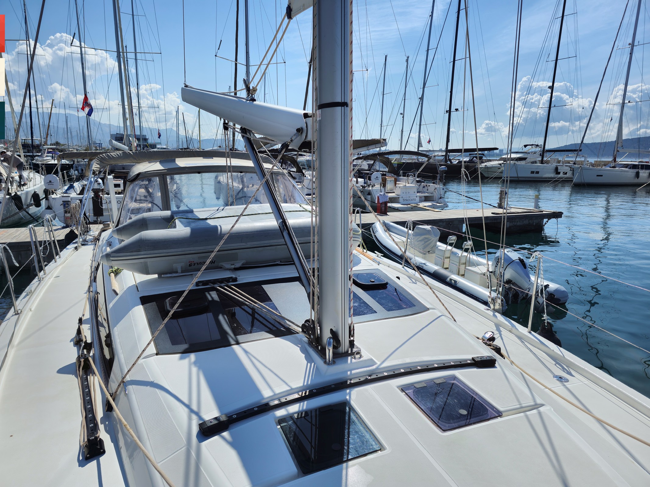 Dufour 430 GL, Calando | Noleggio di Yacht Croazia