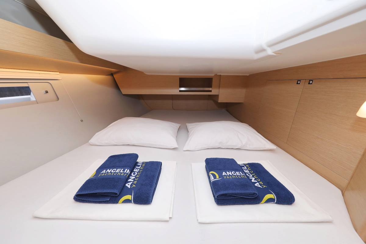 Dufour 430 GL, Thor | Yacht Charter Croatia