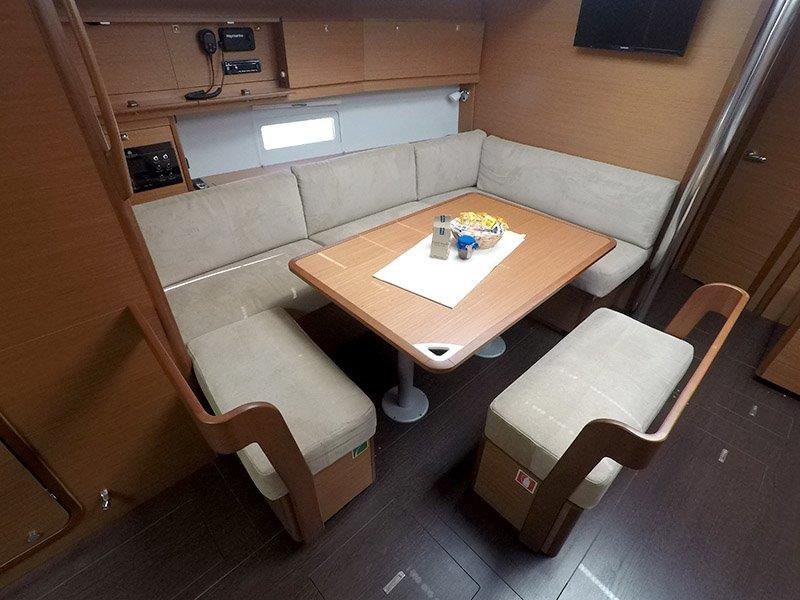 Dufour 430 GL, Sweetest taboo | Noleggio di Yacht Croazia