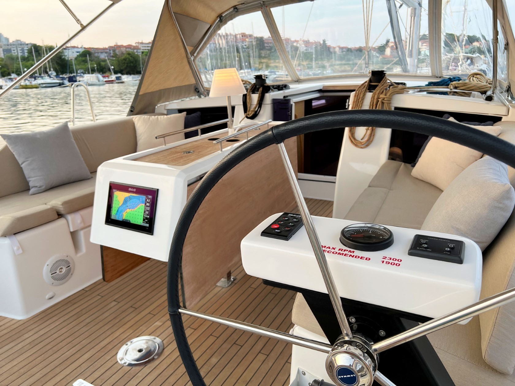 Dufour 430 GL, Kaja | Yachtcharter Kroatien