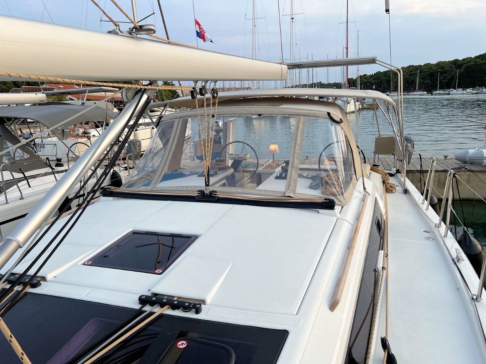 Dufour 430 GL, Kaja | Yachtcharter Kroatien