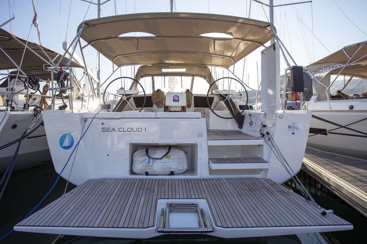 Dufour 430 GL, Sea Cloud 1 | Yacht Charter Croatia
