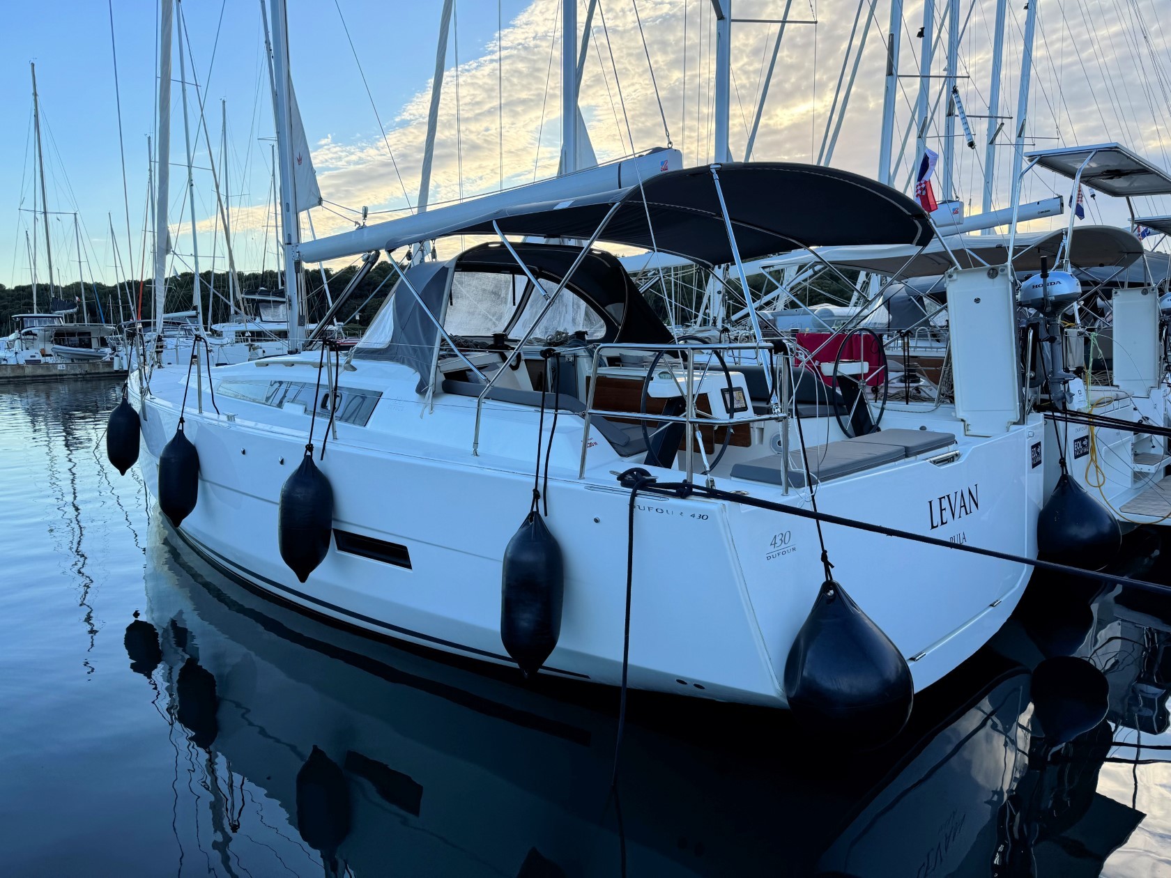 Dufour 430 GL, Levan | Yacht Charter Croatia