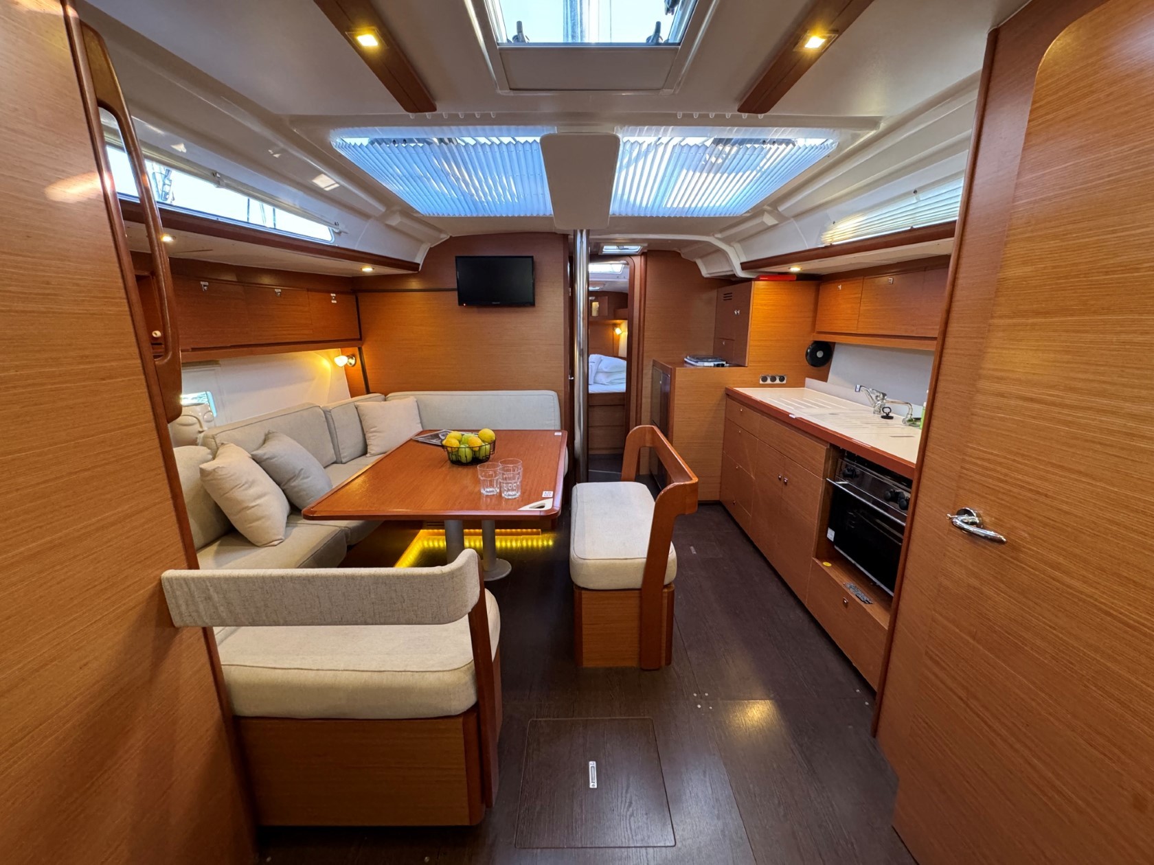 Dufour 430 GL, Levan | Yacht Charter Croatia