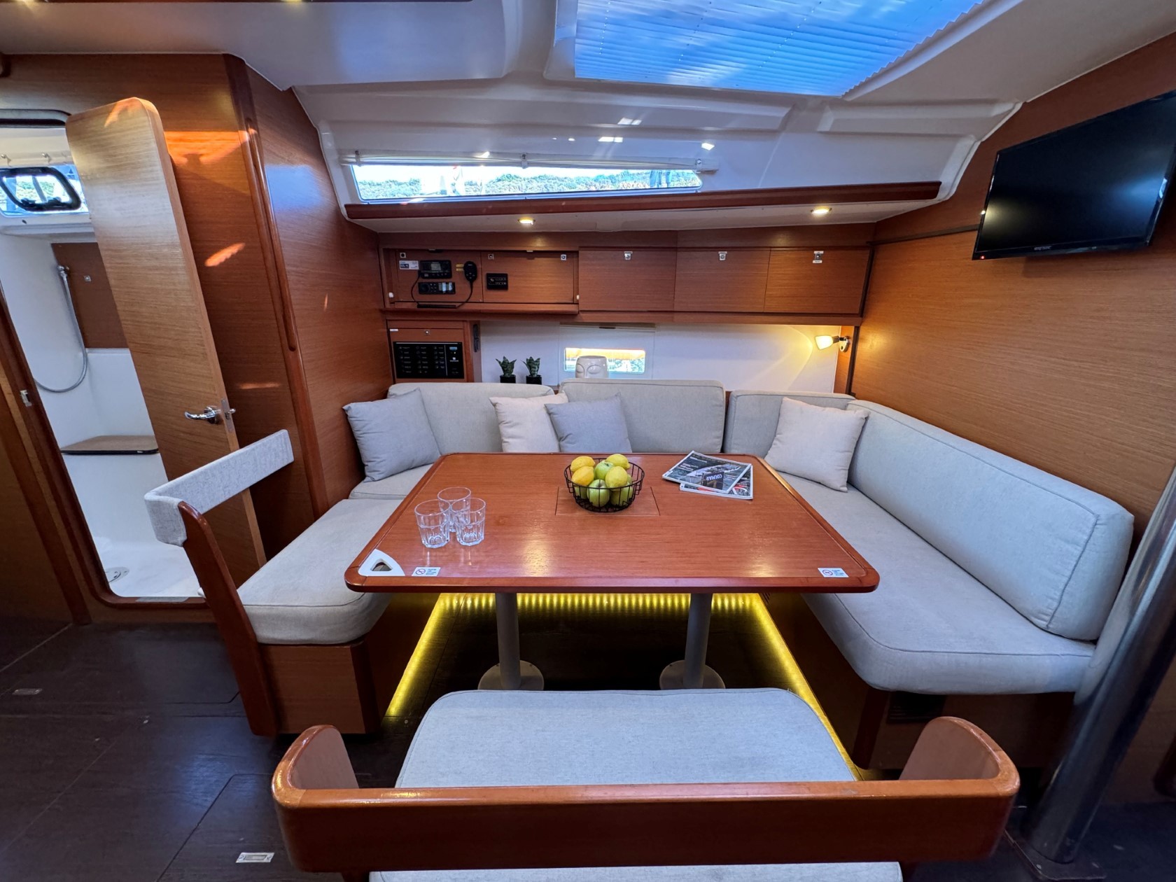 Dufour 430 GL, Levan | Yacht Charter Croatia