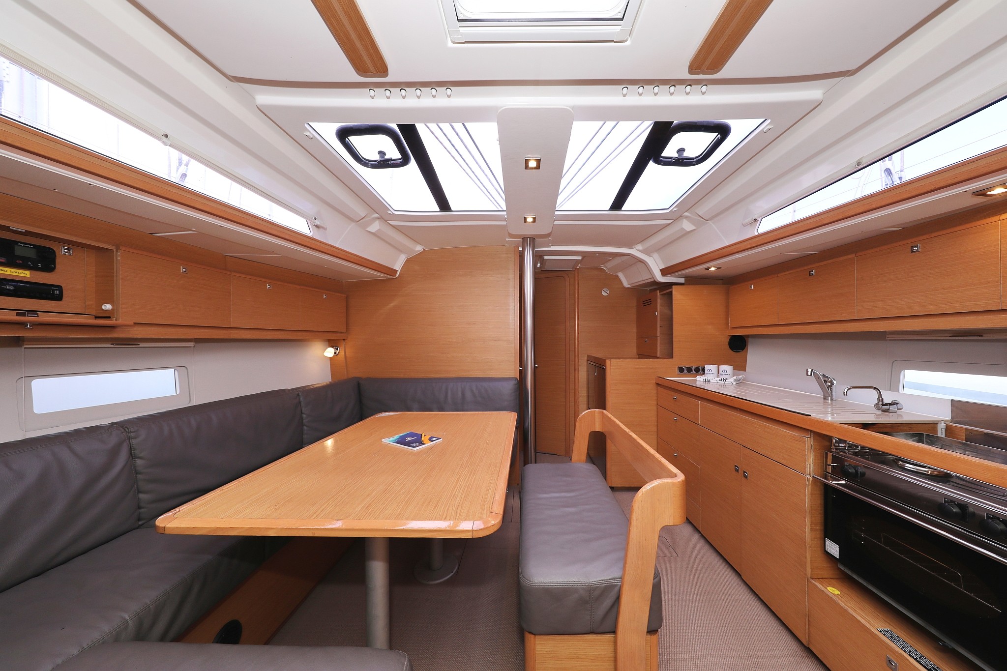 Dufour 430 GL, Adriatic Office | Yacht Charter Croatia
