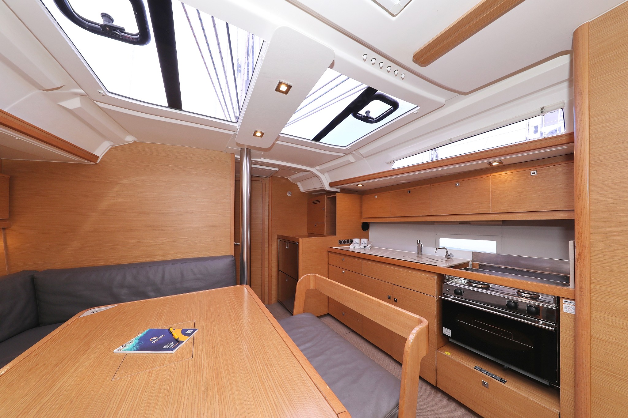 Dufour 430 GL, Adriatic Office | Yacht Charter Croatia