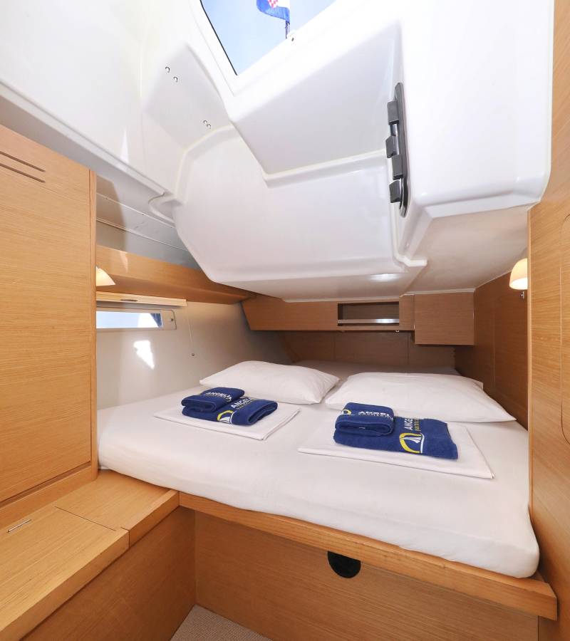 Dufour 430 GL, Adriatic Office | Yacht Charter Croatia