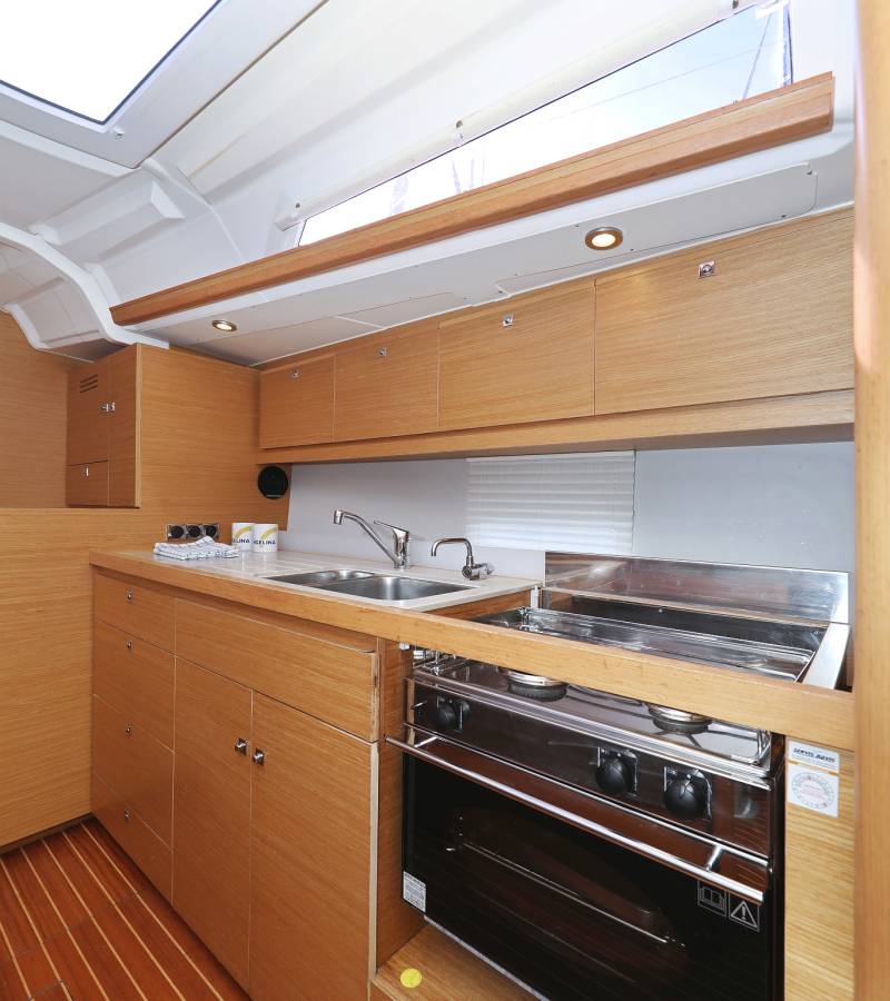 Dufour 430 GL, Friendship | Yacht Charter Croatia
