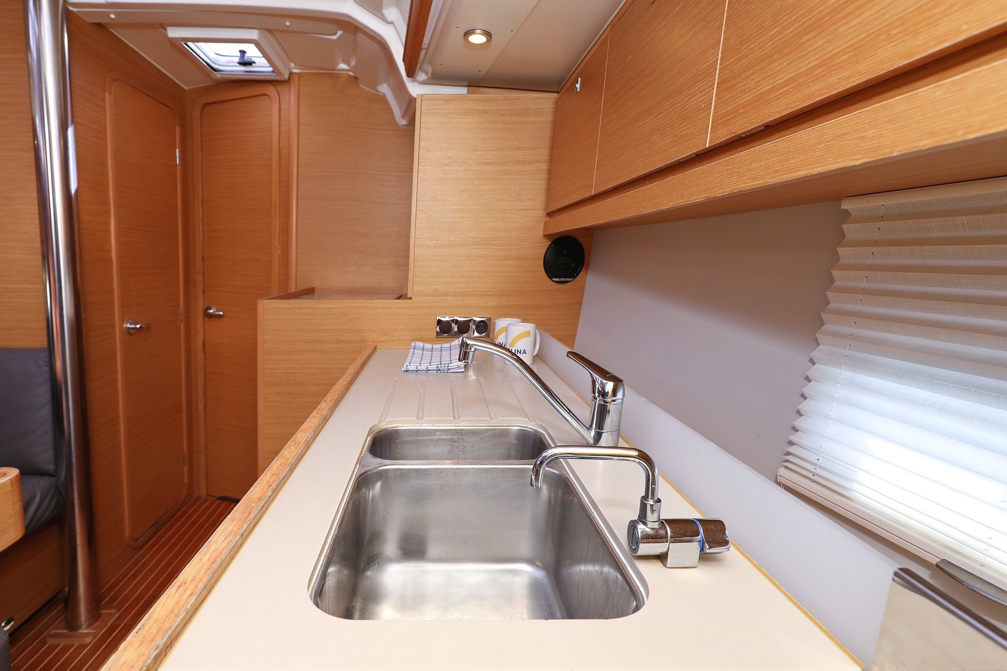 Dufour 430 GL, Friendship | Yacht Charter Croatia