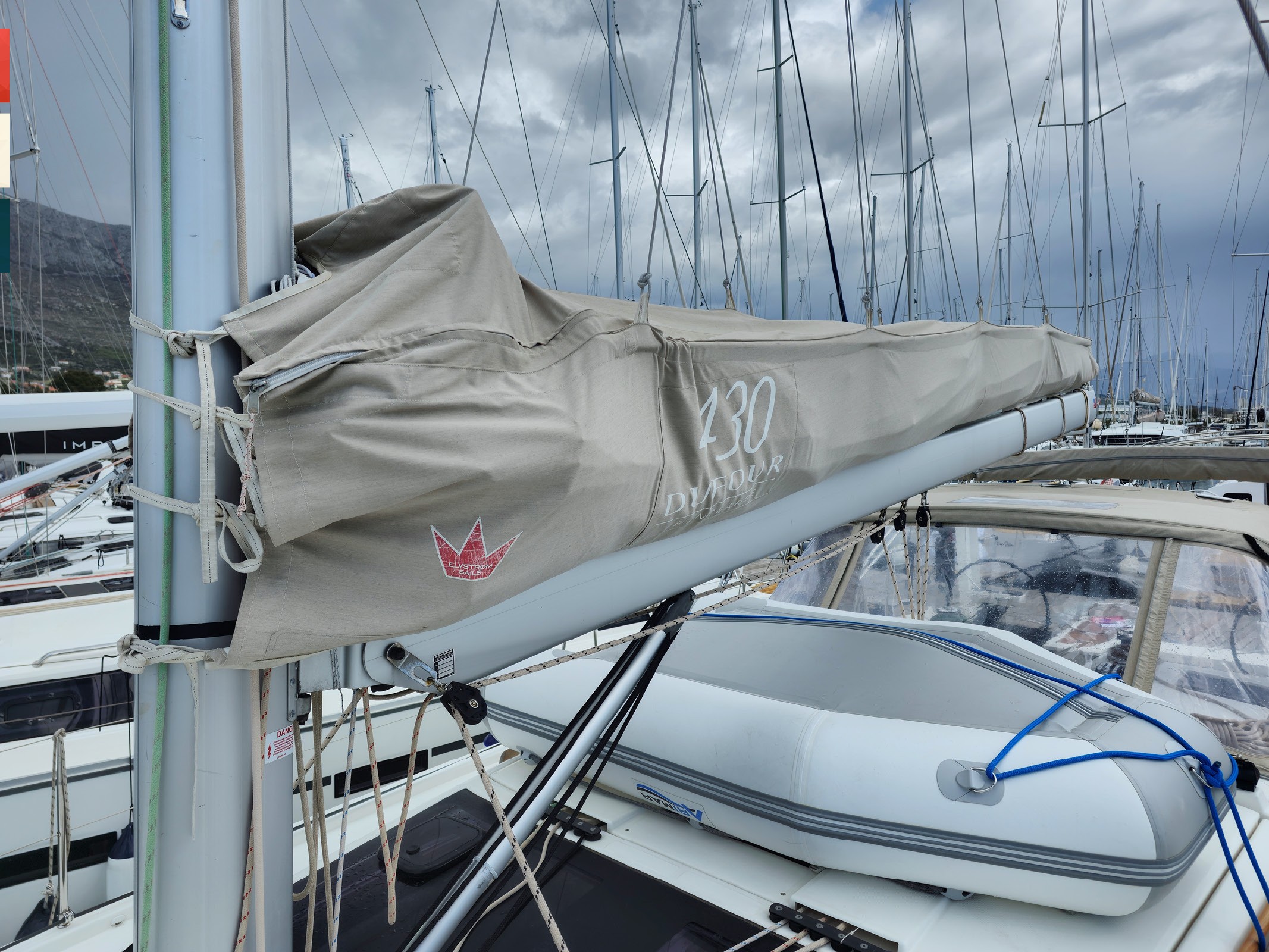 Dufour 430 GL, Moderato | Noleggio di Yacht Croazia
