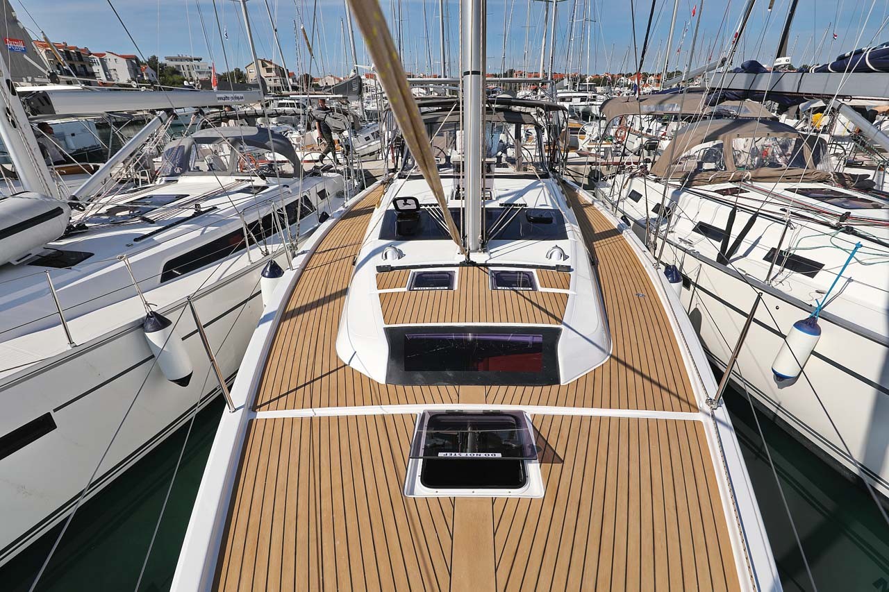 Dufour 430, Marista | Yacht Charter Croatia