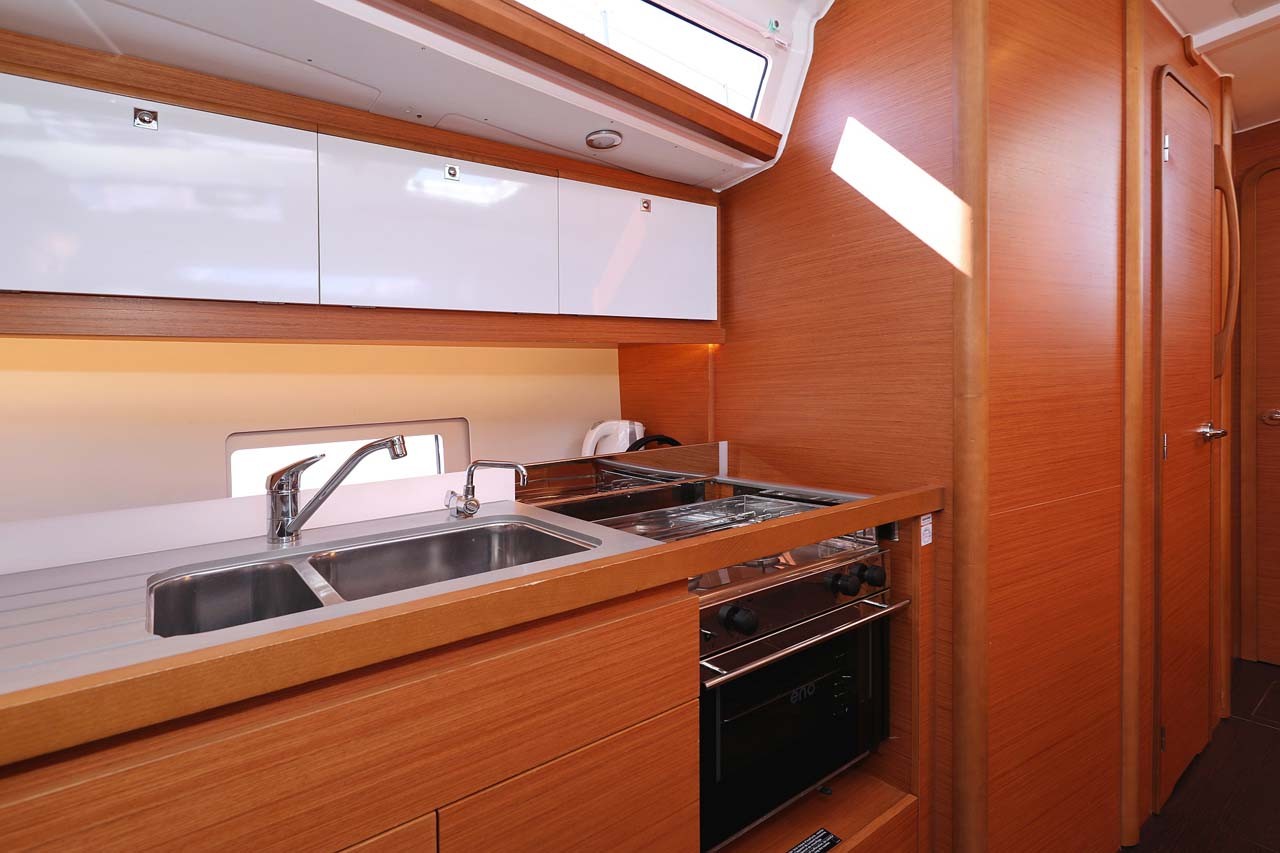 Dufour 430, Marista | Yacht Charter Croatia