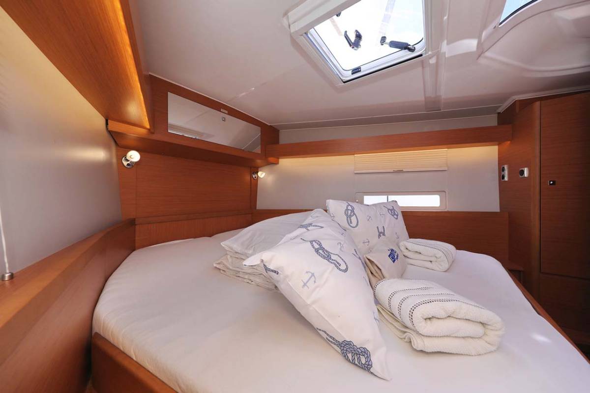 Dufour 430, Marista | Yacht Charter Croatia