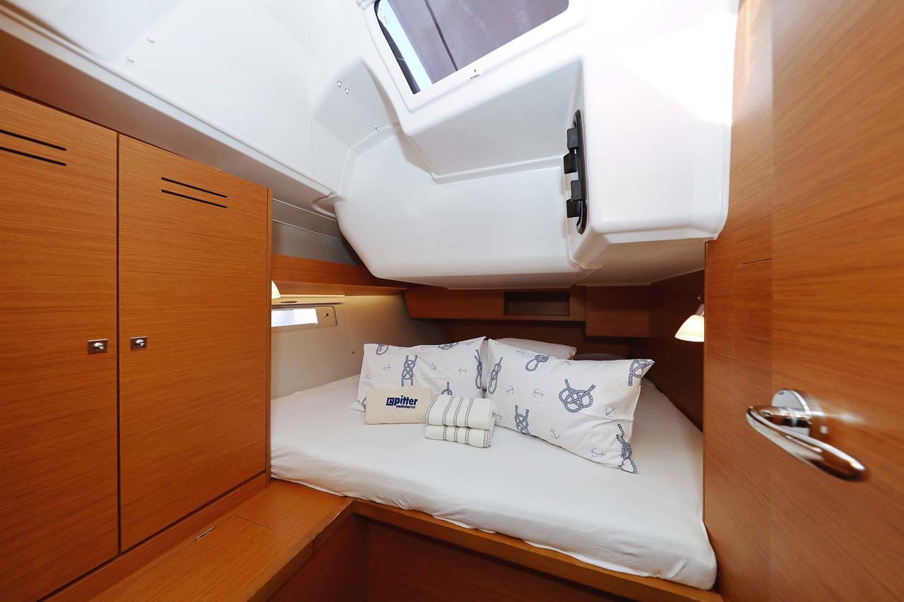 Dufour 430, Marista | Yacht Charter Croatia