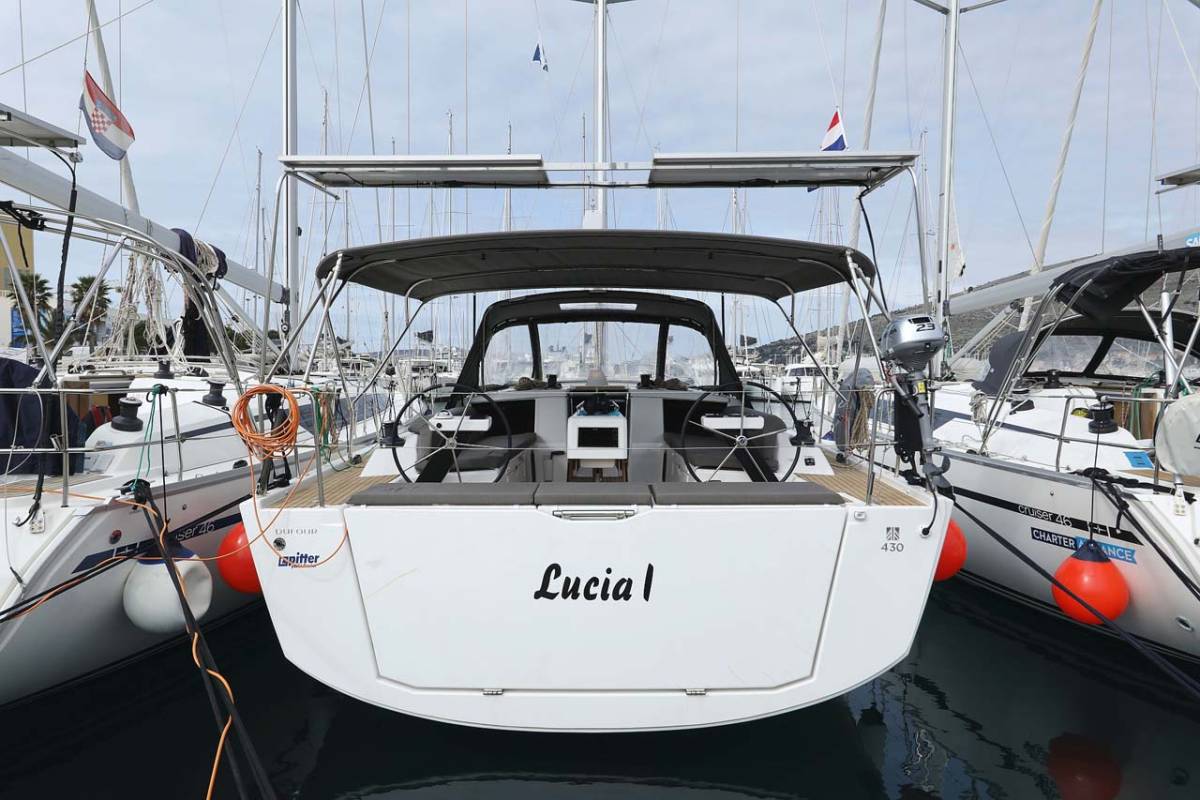Dufour 430, Lucia 1 | Yacht Charter Croatia