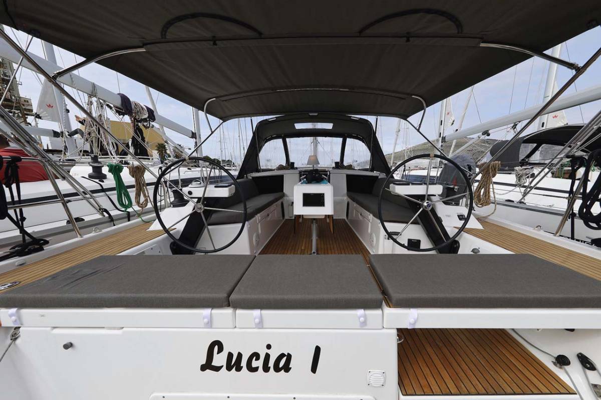 Dufour 430, Lucia 1 | Yacht Charter Croatia