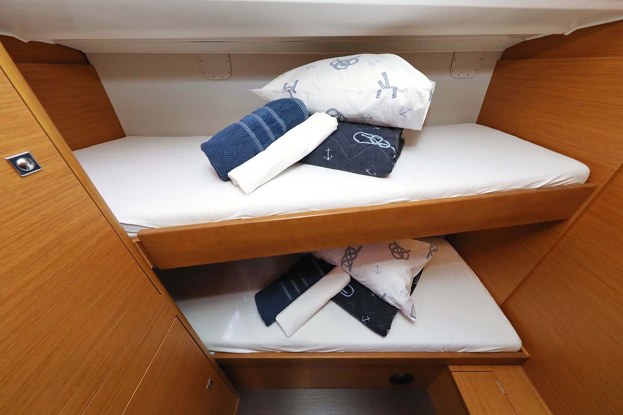 Dufour 430, Lucia 1 | Yacht Charter Croatia