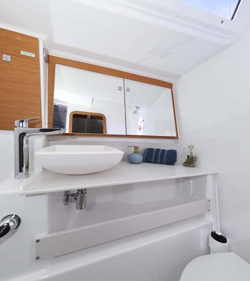 Dufour 430, Lucia 1 | Yacht Charter Croatia
