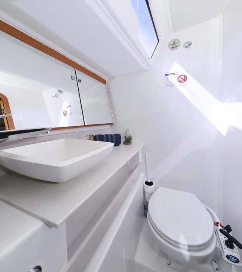 Dufour 430, Lucia 1 | Yacht Charter Croatia