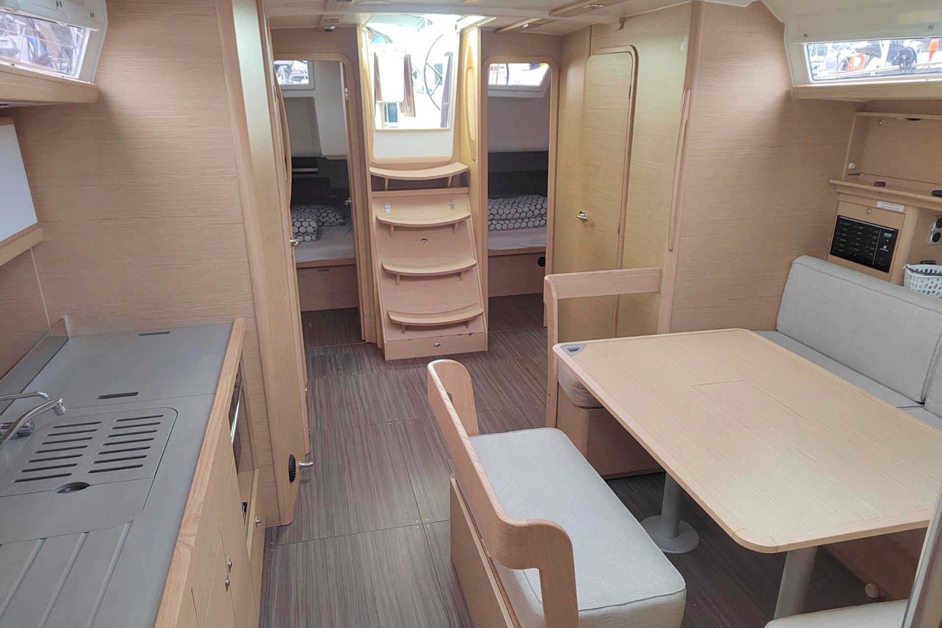 Dufour 430, Whisky | Yacht Charter Croatia