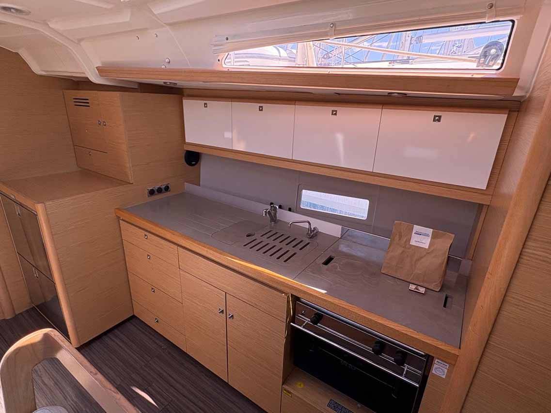 Dufour 430, Ansomo | Yacht Charter Croatia