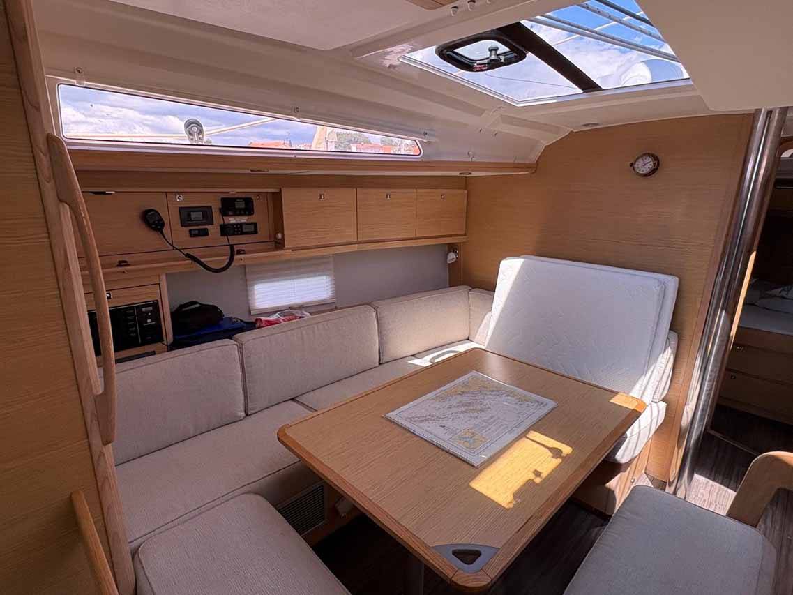 Dufour 430, Ansomo | Yacht Charter Croatia