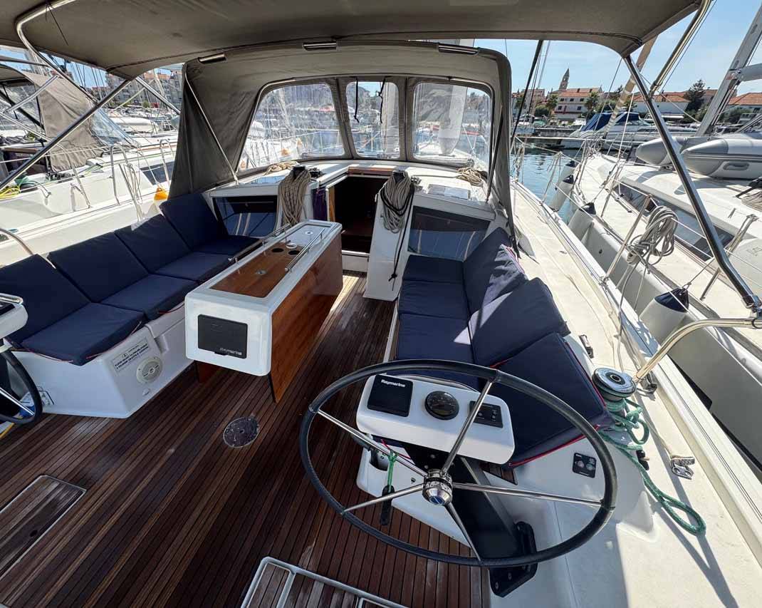 Dufour 430, Karla | Yacht Charter Croatia
